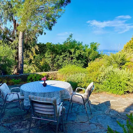 Maison Mitoyenne Climatisee Avec Parking, 4 Pers., - Fr-1-610-101 Bormes-les-Mimosas
